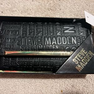 Black Steven madden tri fold wallet